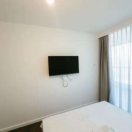 Grand Sapphire Hotel, Casino & Deluxe Residential Apartman