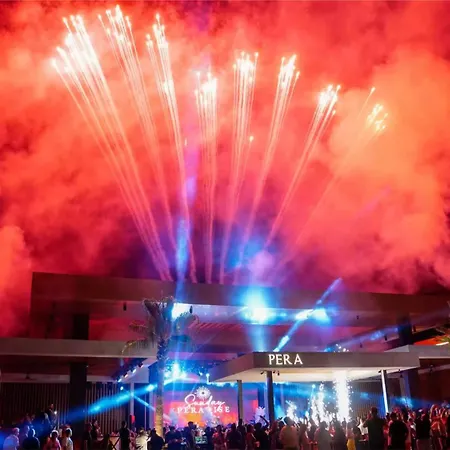 Grand Sapphire Hotel, Casino & Deluxe Residential Apartman