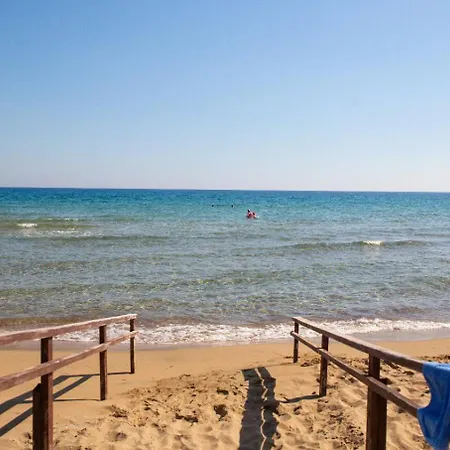 Grand Sapphire Hotel, Casino & Deluxe Residential