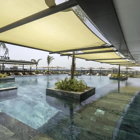 Grand Sapphire Hotel, Casino & Deluxe Residential *