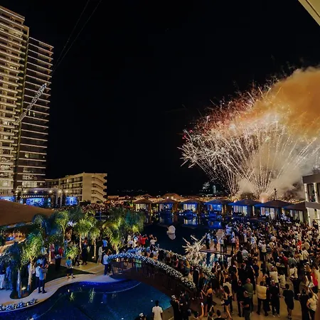 Grand Sapphire Hotel, Casino & Deluxe Residential *