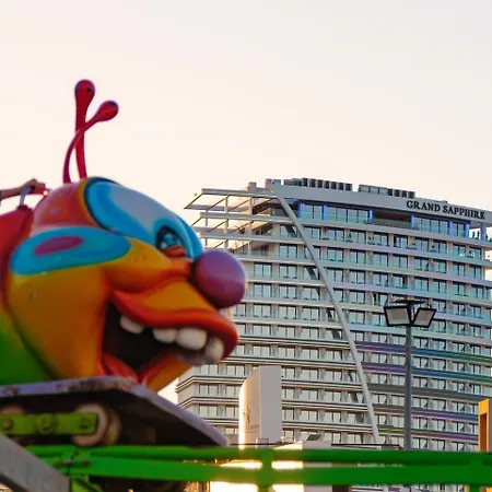 Grand Sapphire Hotel, Casino & Deluxe Residential Apartman