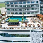 アパート Grand Sapphire Hotel, Casino & Deluxe Residential