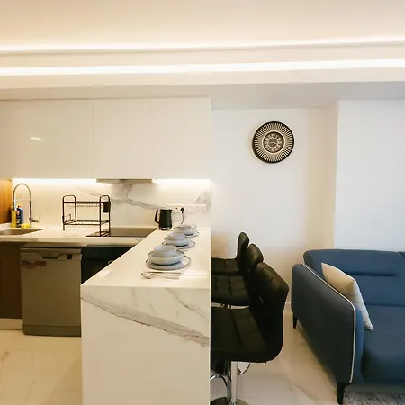 Апартаменты Grand Sapphire Hotel, Casino & Deluxe Residential *