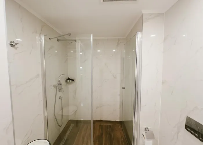 Grand Sapphire Hotel, Casino & Deluxe Residential *