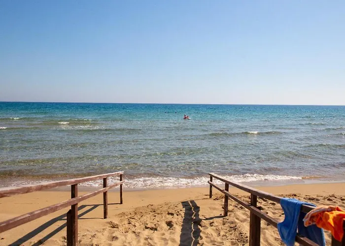 Grand Sapphire Hotel, Casino & Deluxe Residential