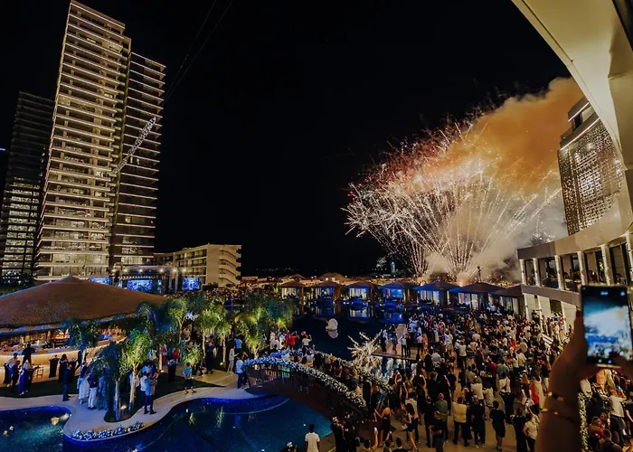 Grand Sapphire Hotel, Casino & Deluxe Residential *