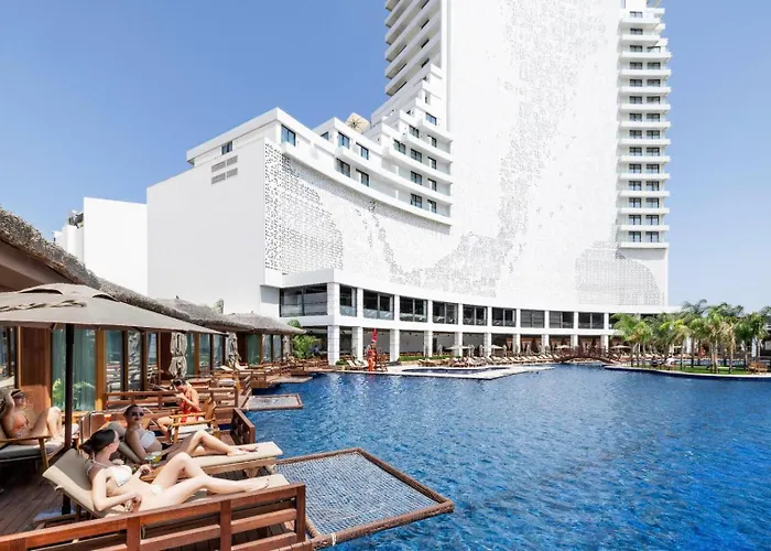 Grand Sapphire Hotel, Casino & Deluxe Residential Apartmán *